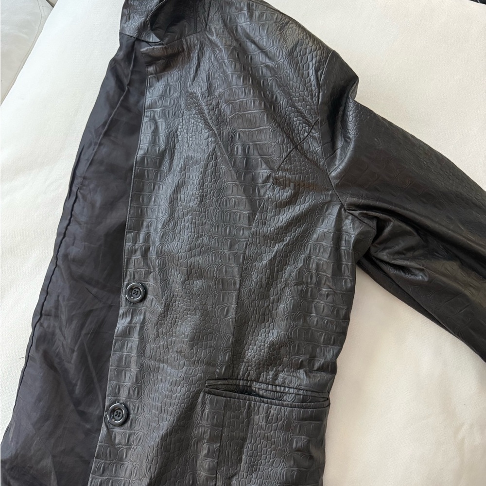 PrettyLittleThing Black Textured Jacket